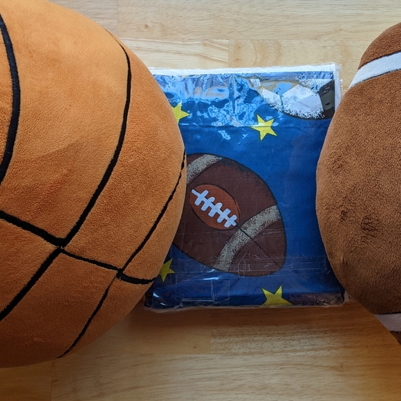 NEW Blue Sports Print Pillow Sham & Twin Size Dust Ruffle and Accent Pillows - Picture 14 of 14